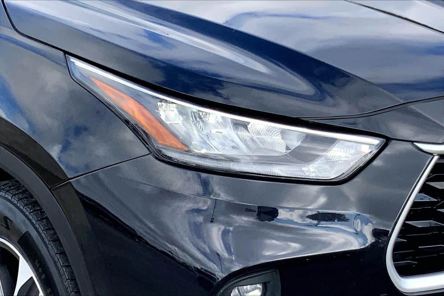 Used 2020 Toyota Highlander XLE AWD/4WD image 25