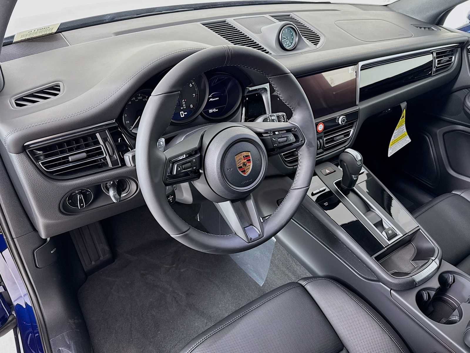 New 2026 Porsche Macan AWD/4WD image 4