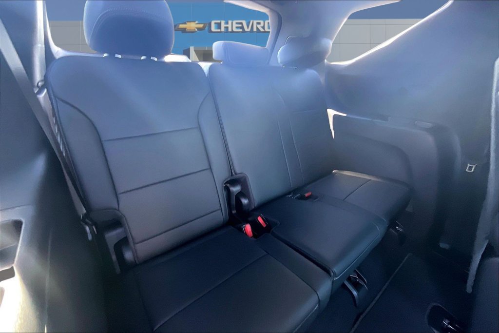 New 2027 Chevrolet Traverse LT w/ Driver Confidence Package FWD image 26