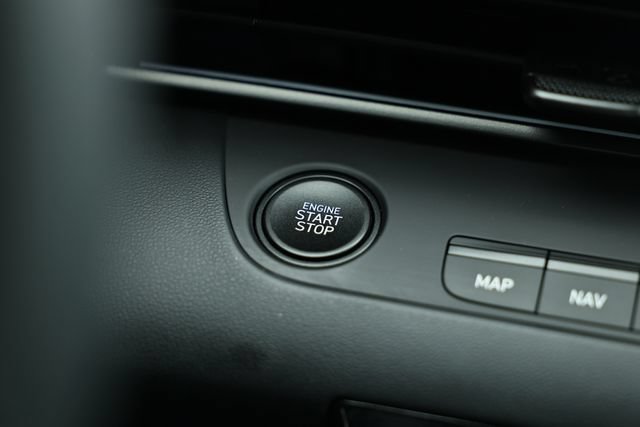 Certified 2025 Hyundai Elantra SEL FWD image 39