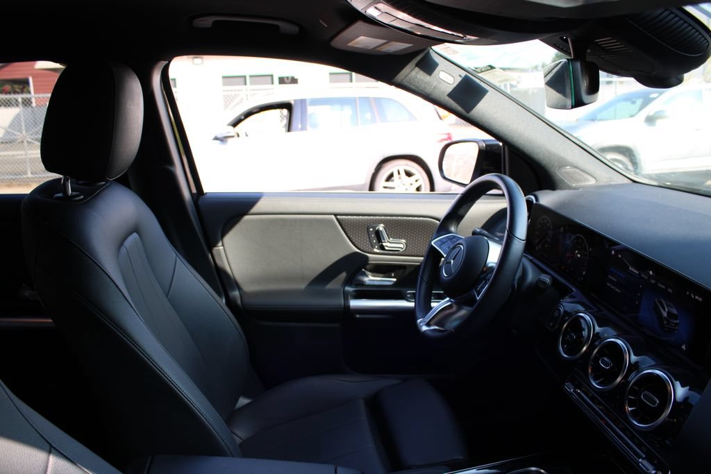 Used 2025 Mercedes-Benz GLA 250 image 18