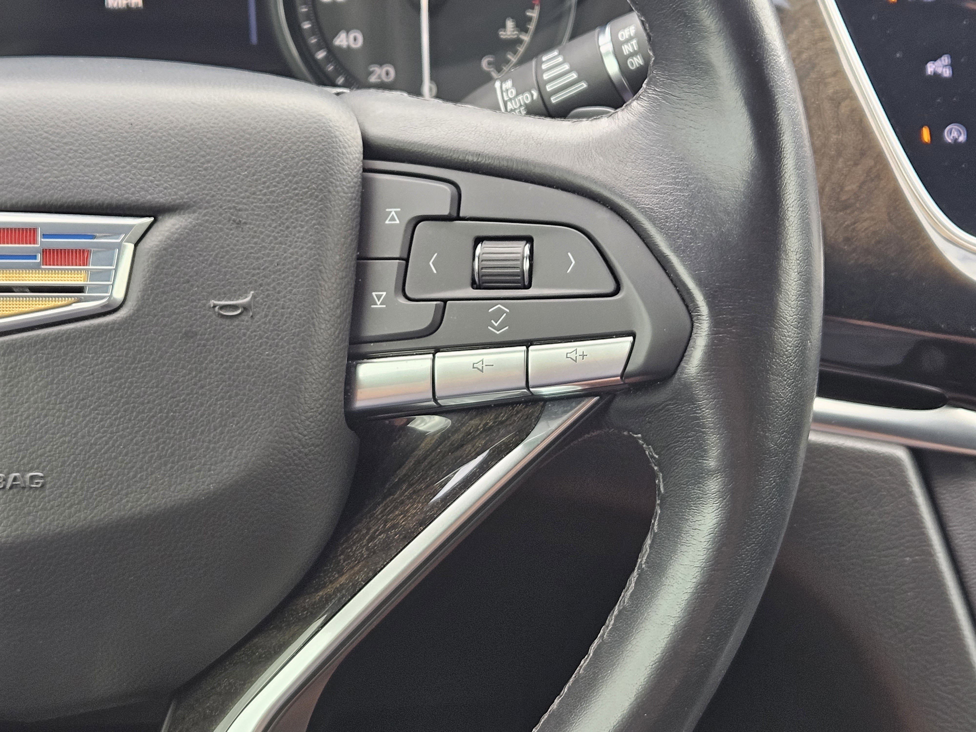 Used 2021 Cadillac XT6 Premium Luxury image 30