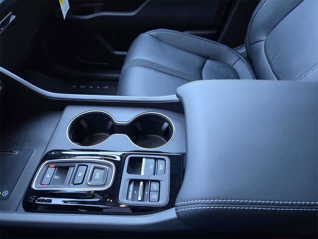 New 2025 Honda Pilot Touring image 23