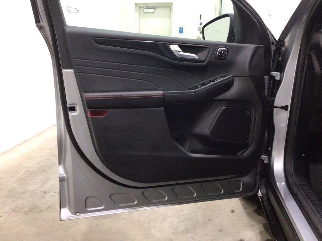 Used 2023 Ford Escape ST-Line Select w/ Tech Pack #2 image 17