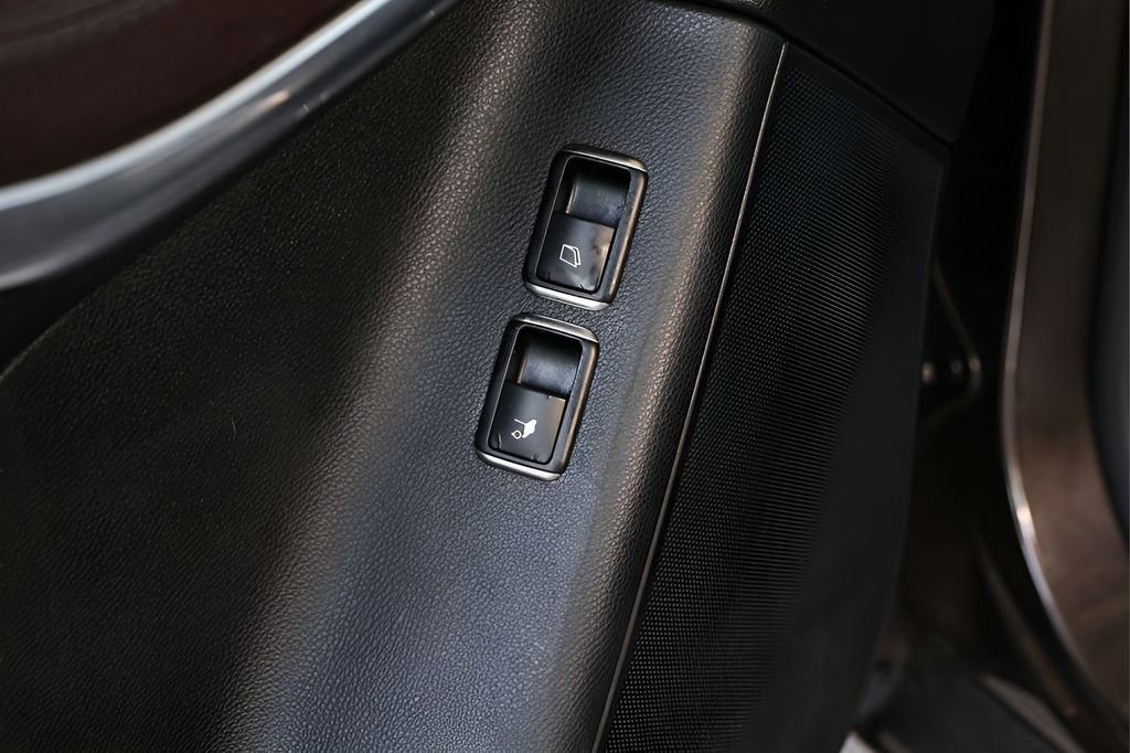 Used 2013 Mercedes-Benz GL 550 4MATIC image 39