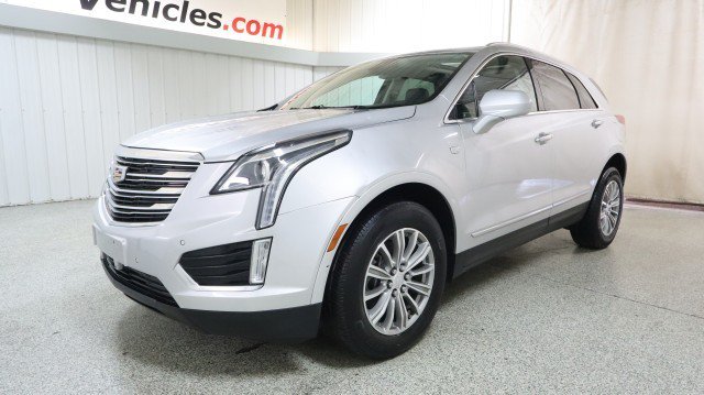 Used 2017 Cadillac XT5 Luxury w/ Driver Awareness Package AWD/4WD image 2