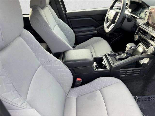 Certified 2025 Toyota Tacoma SR5 AWD/4WD image 19