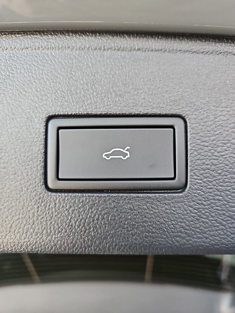 New 2026 Volkswagen Atlas SE image 22