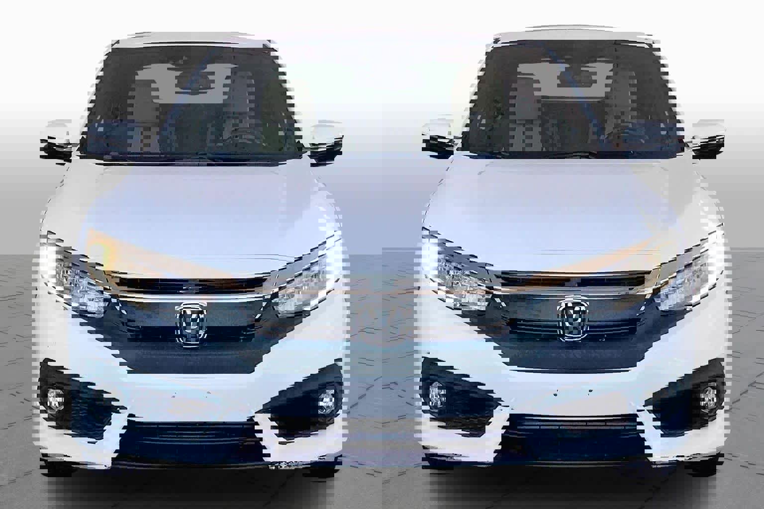 Used 2016 Honda Civic Touring image 4