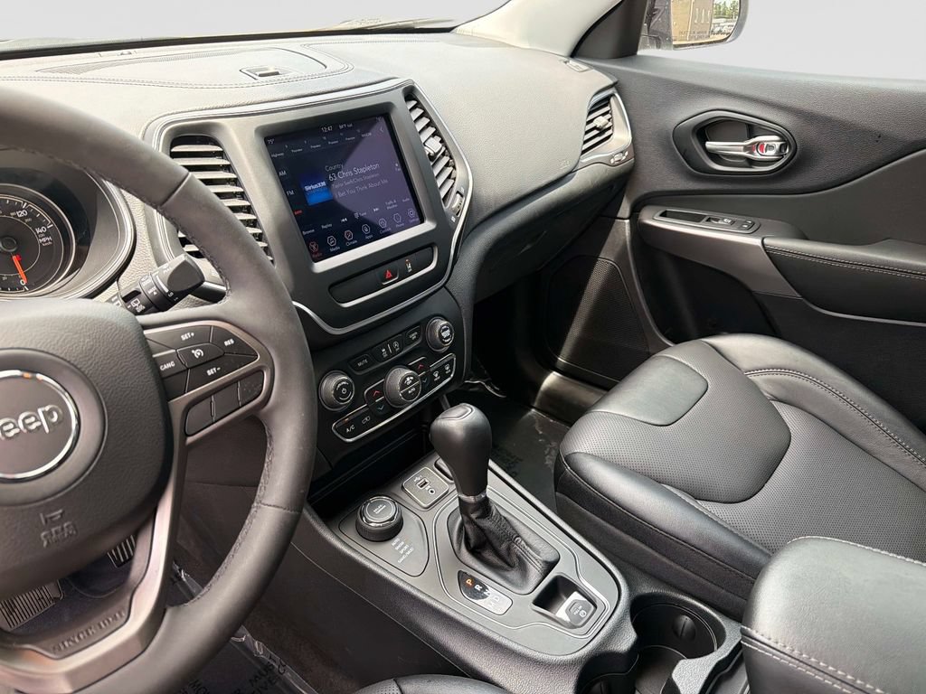 Used 2022 Jeep Cherokee Latitude Lux w/ Sun & Sound Group AWD/4WD image 27