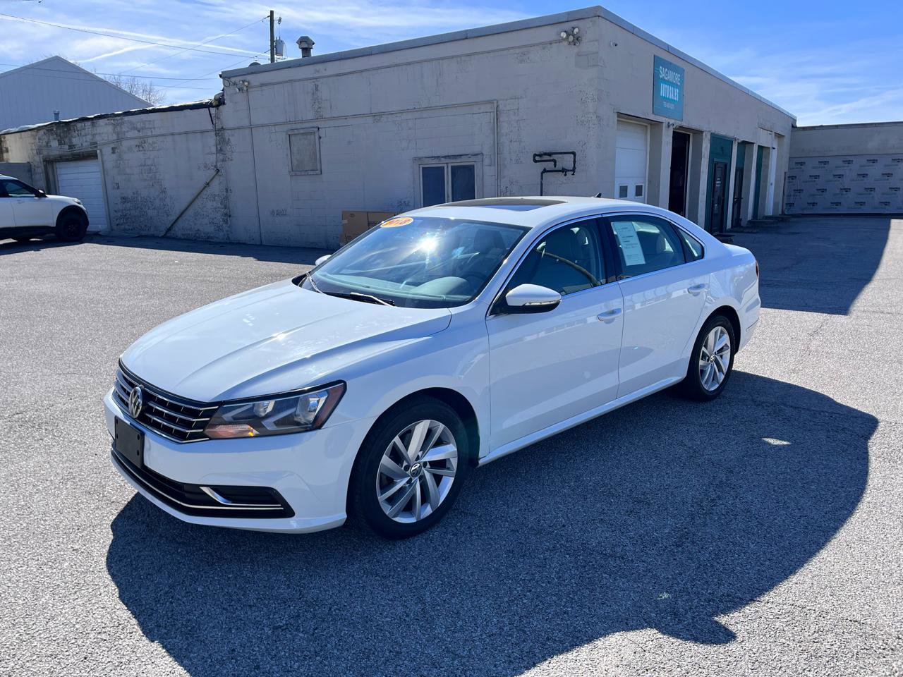 Used 2018 Volkswagen Passat 2.0T SE FWD image 7