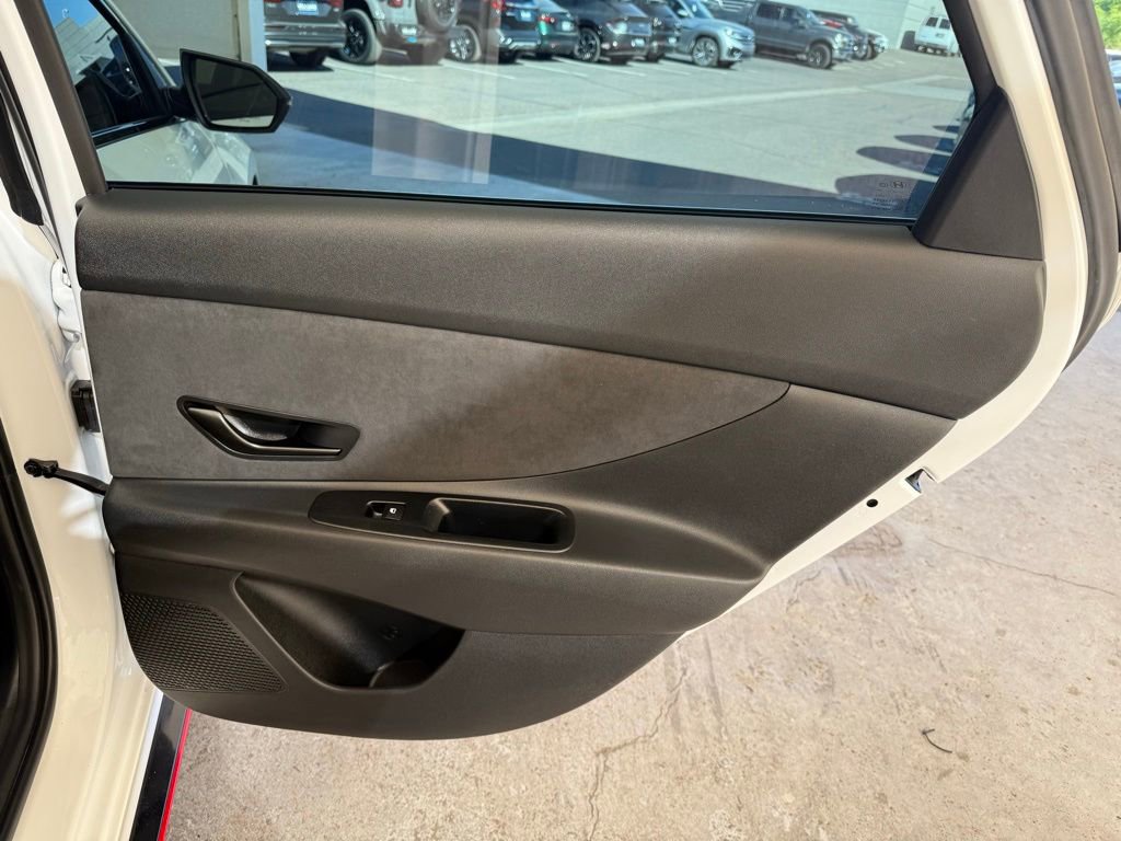 Used 2025 Hyundai Elantra N FWD image 15