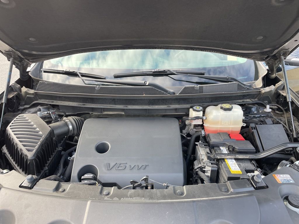 Used 2021 Chevrolet Traverse LT image 60