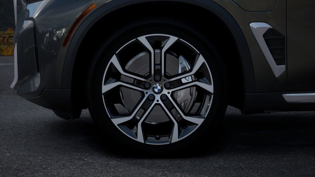 New 2026 BMW X5 xDrive50e w/ Climate Comfort Package image 7