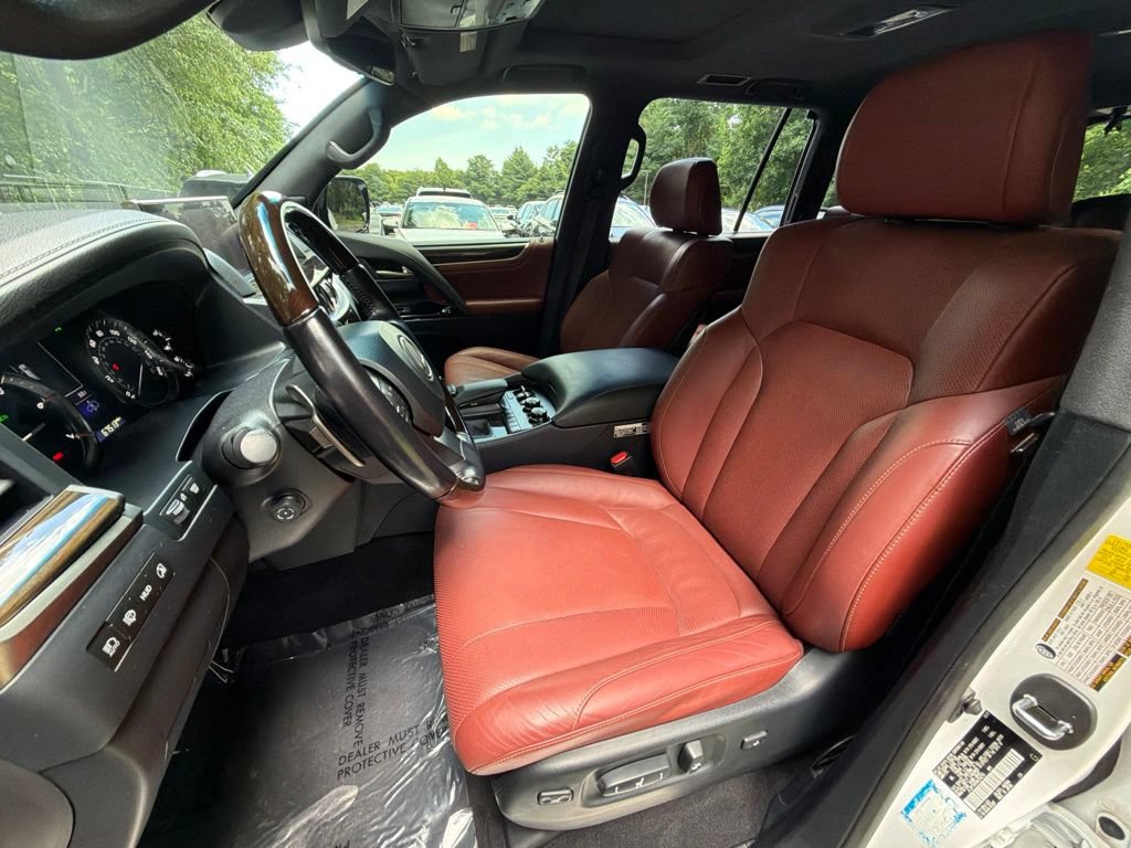 Used 2021 Lexus LX 570 4WD w/ Sport Package image 21