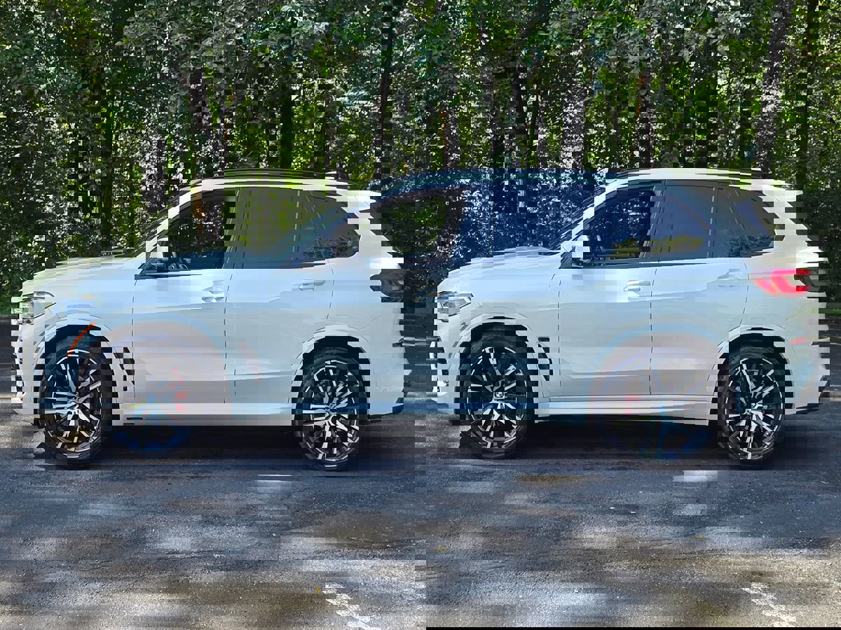 Used 2021 BMW X5 sDrive40i w/ M Sport Package image 3