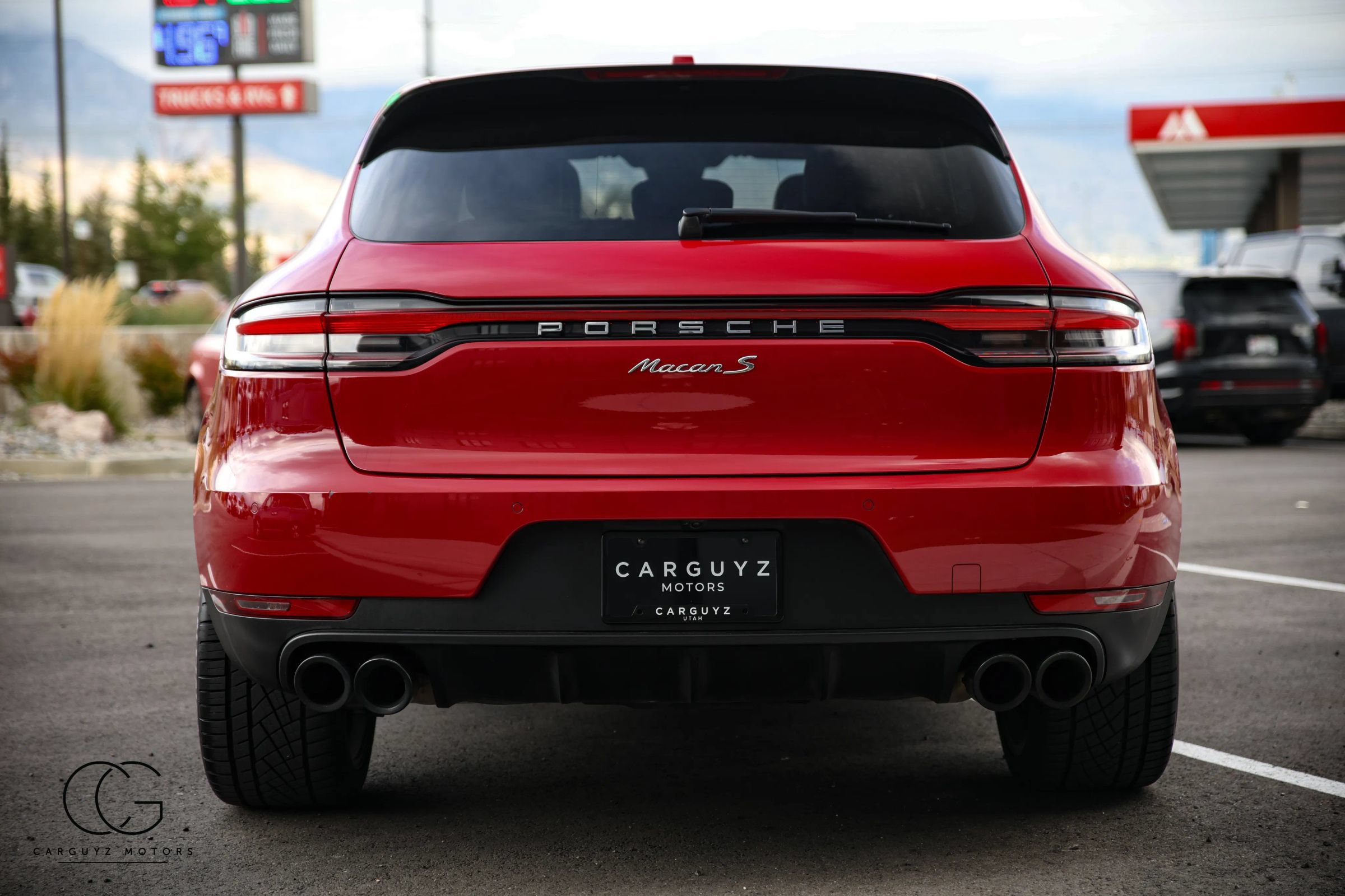 Used 2021 Porsche Macan S AWD/4WD image 11