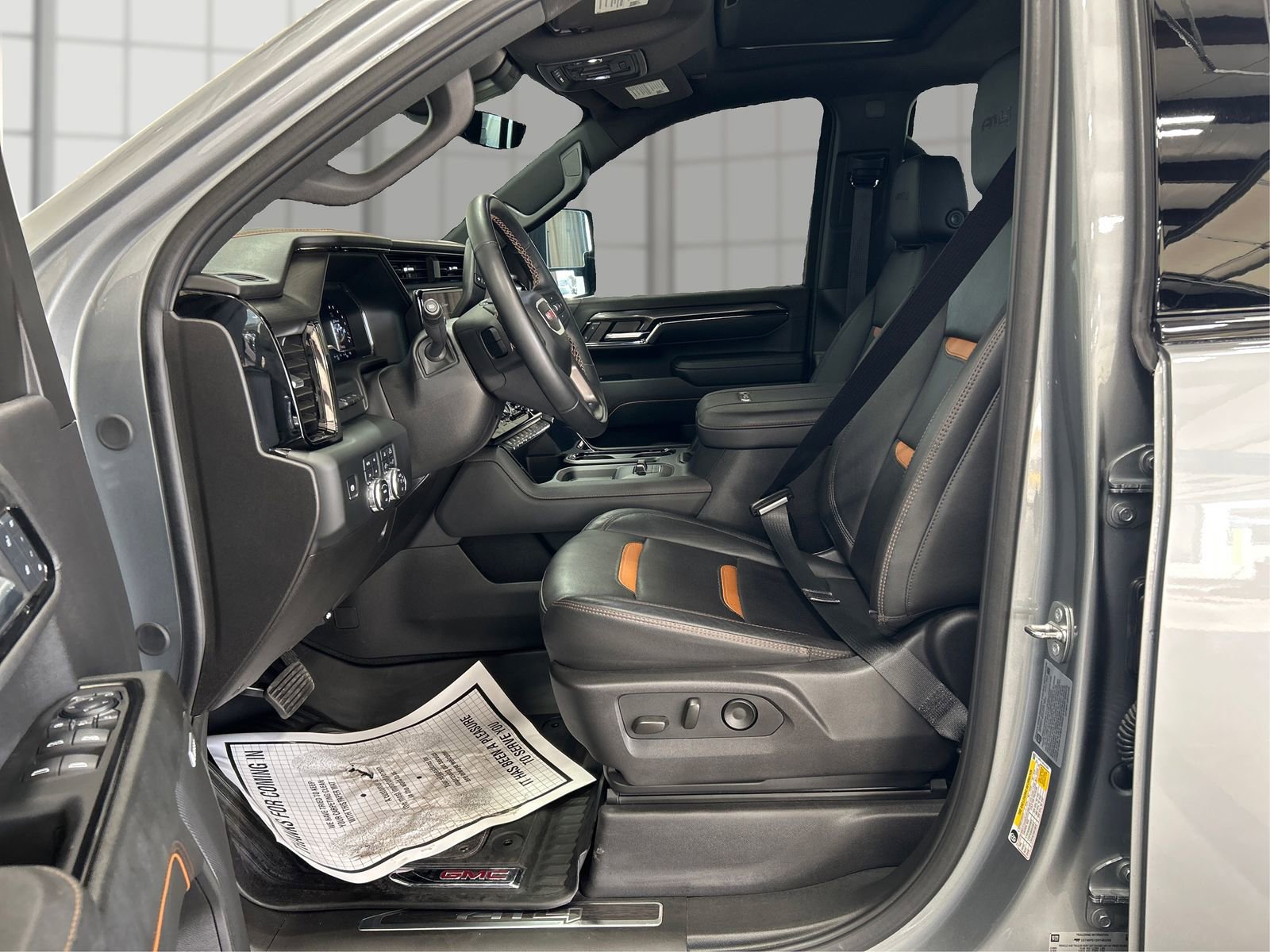 Used 2024 GMC Sierra 2500 AT4 w/ AT4 Premium Plus Package AWD/4WD image 9