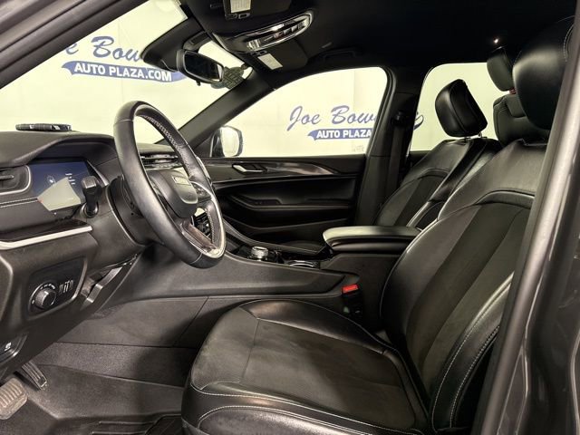 Used 2021 Jeep Grand Cherokee L Laredo image 2