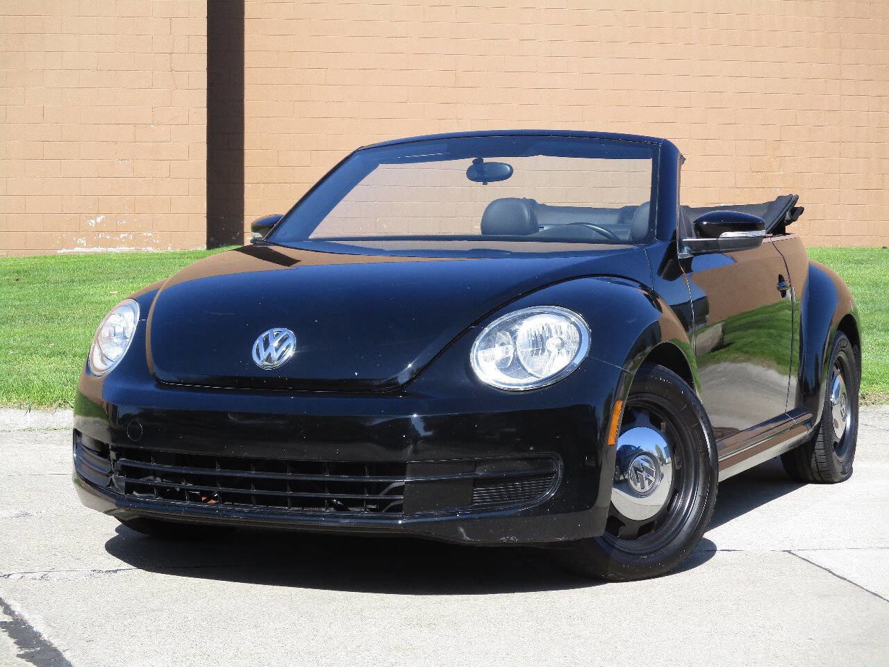 Used 2013 Volkswagen Beetle 2.5 FWD image 27