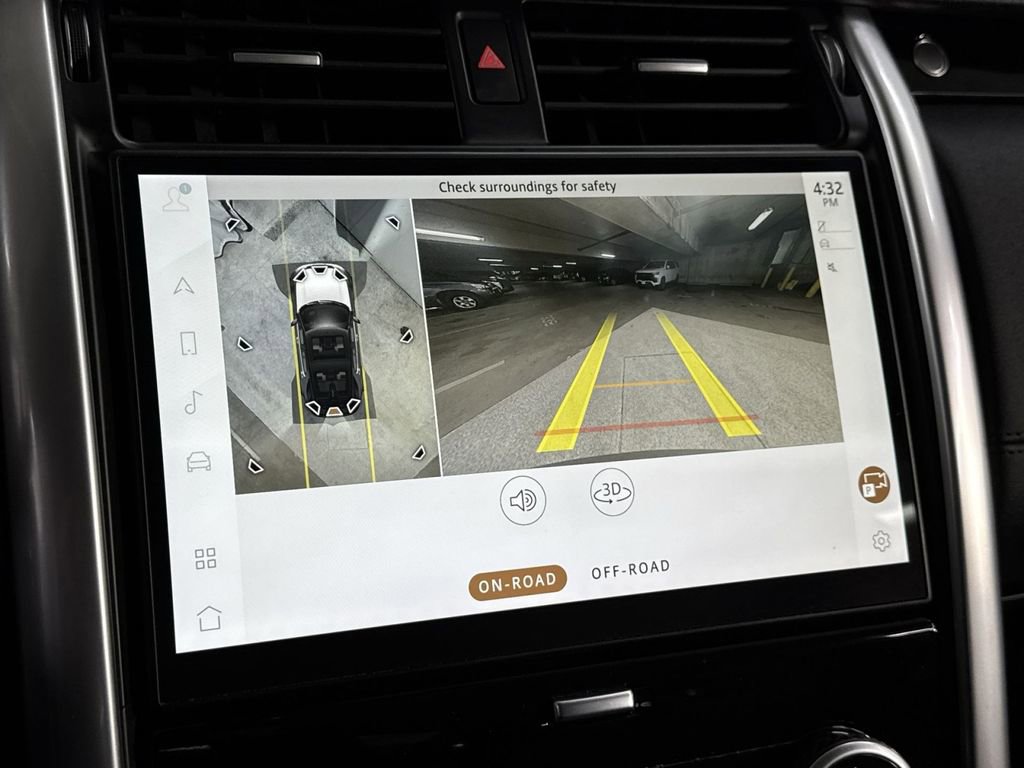 Used 2024 Land Rover Discovery S image 23
