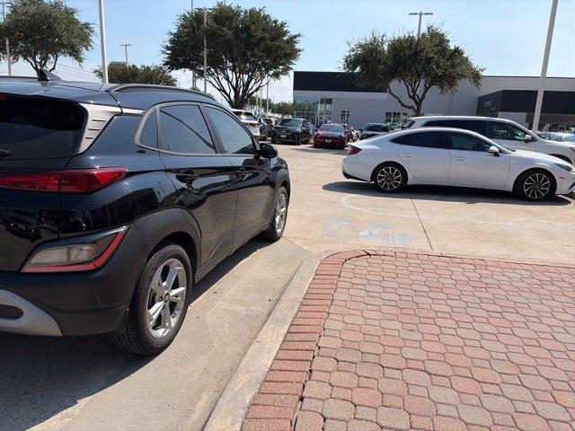 Certified 2023 Hyundai Kona SEL w/ Convenience Package FWD image 5