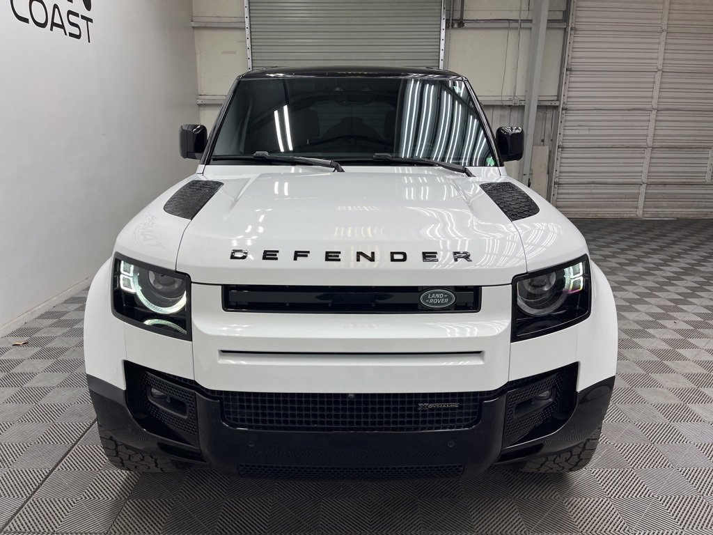 Used 2023 Land Rover Defender 110 X-Dynamic SE image 4