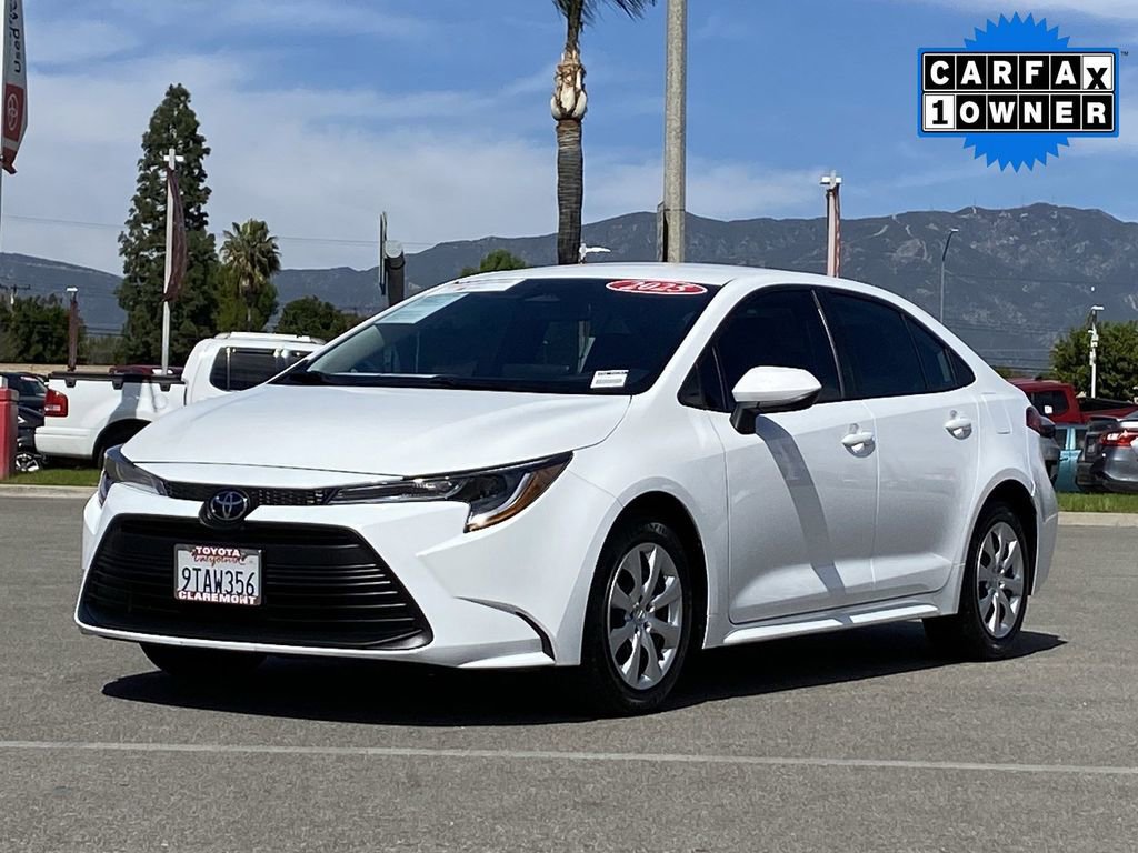 Certified 2025 Toyota Corolla LE image 36