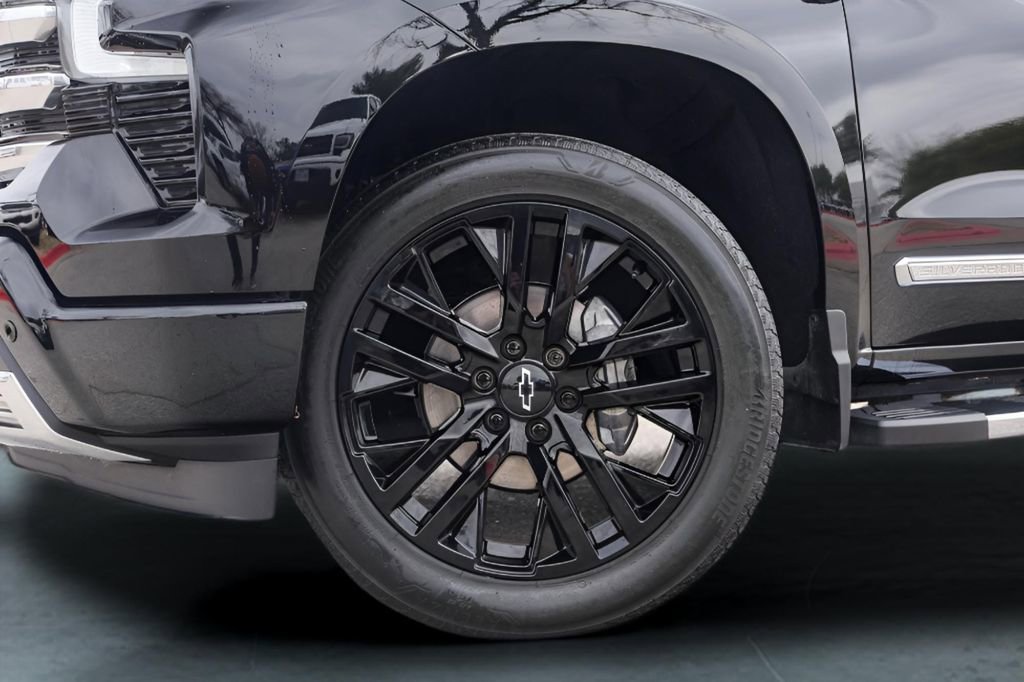 Certified 2023 Chevrolet Silverado 1500 High Country w/ Technology Package image 4