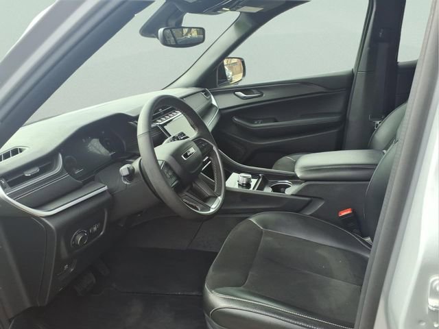 Used 2024 Jeep Grand Cherokee Altitude image 11