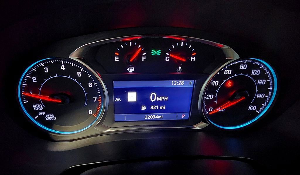 Used 2023 Chevrolet Traverse RS image 29