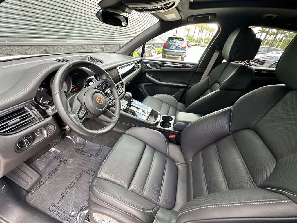 Certified 2023 Porsche Macan S image 4