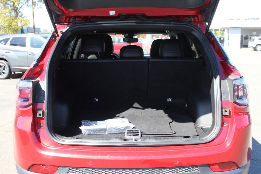 Used 2025 Jeep Compass Limited AWD/4WD image 10