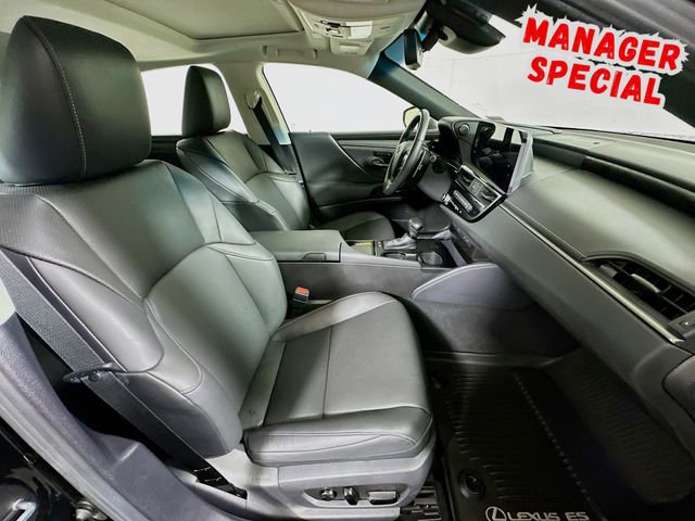 Used 2024 Lexus ES 300h w/ Premium Package image 28