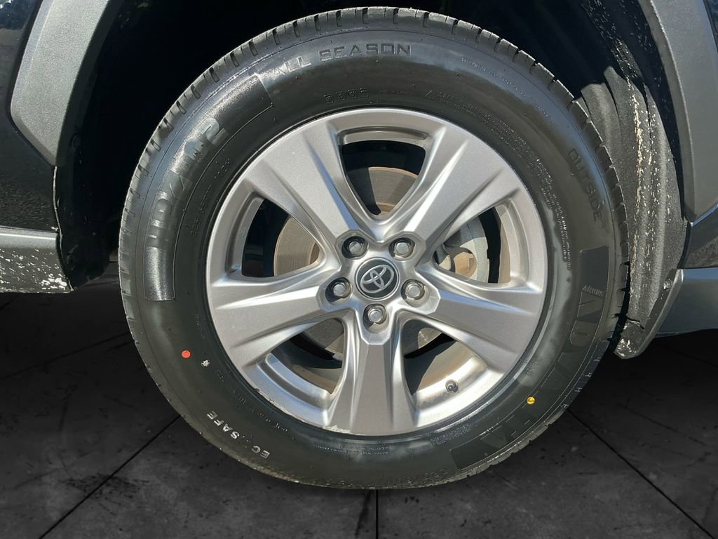 Used 2023 Toyota RAV4 XLE image 15