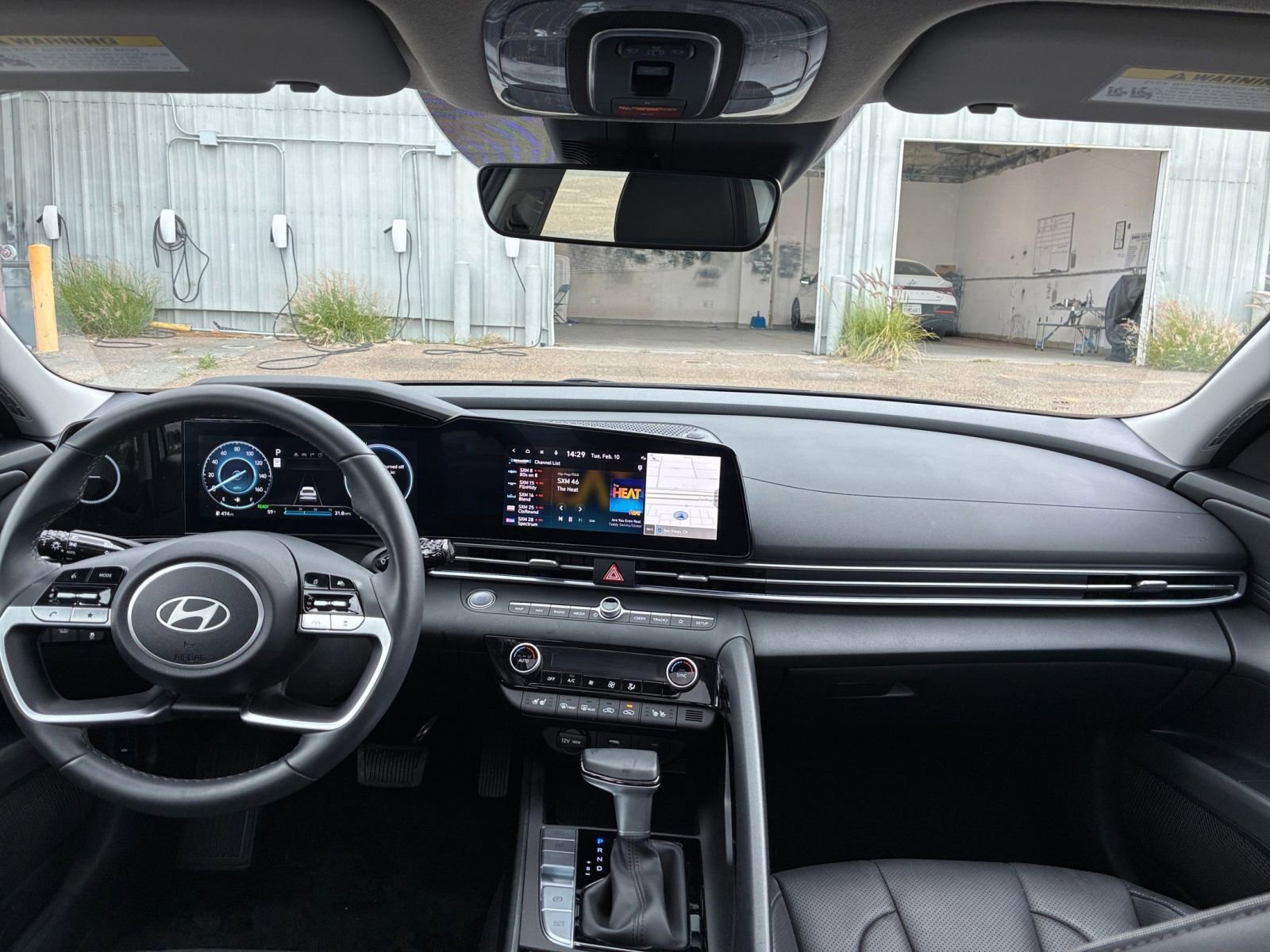 Used 2025 Hyundai Elantra Limited image 35