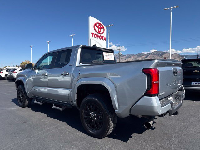 Used 2025 Toyota Tacoma SR5 AWD/4WD image 7