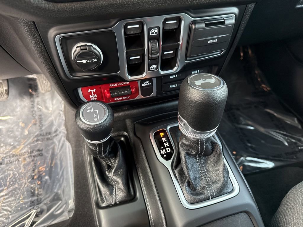 Certified 2025 Jeep Wrangler Willys image 14