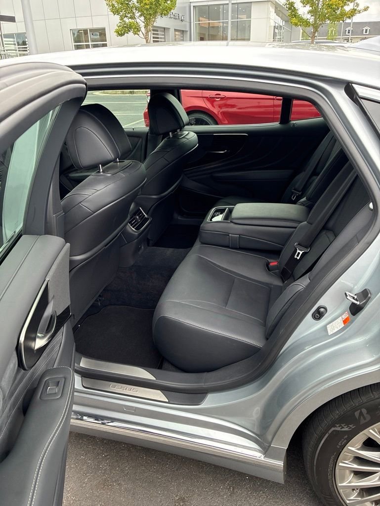 Used 2024 Lexus LS 500 RWD image 5