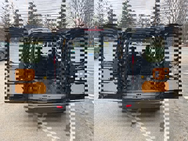Used 2022 Ford Transit Connect XL image 29