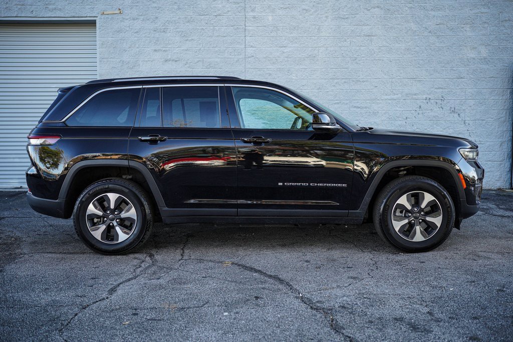 Used 2023 Jeep Grand Cherokee 4WD 4xe image 16