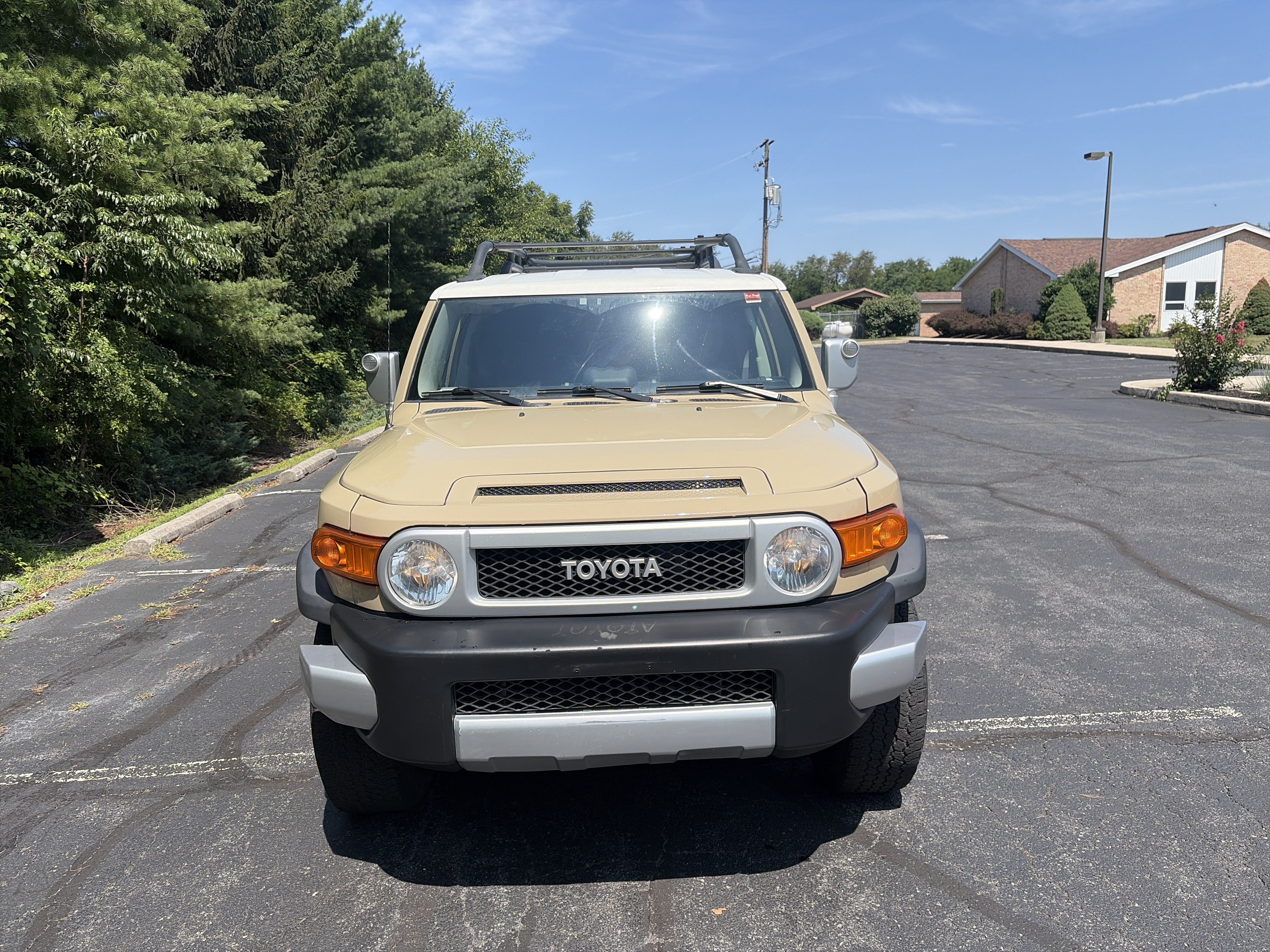 Used 2014 Toyota FJ Cruiser 4WD w/ Upgrade Package image 2
