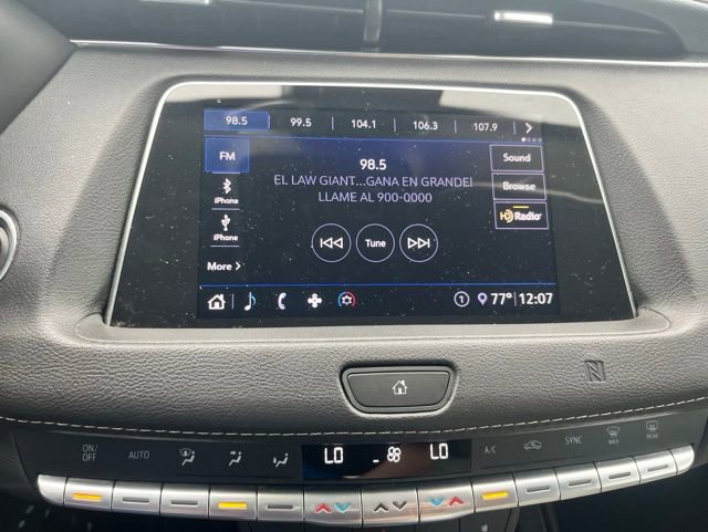 Used 2020 Cadillac XT4 Luxury w/ Cold Weather Package FWD image 14