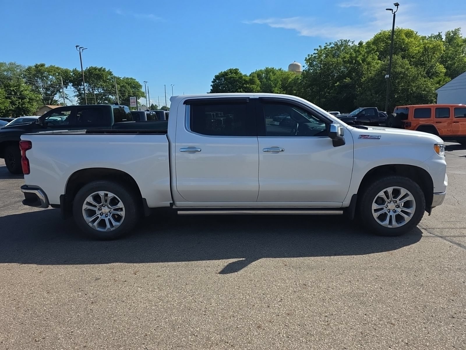 Used 2025 Chevrolet Silverado 1500 LTZ w/ Z71 Off-Road Package AWD/4WD image 5
