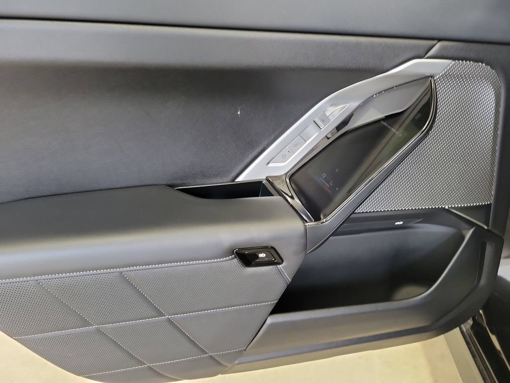 Used 2025 BMW 740i RWD image 13