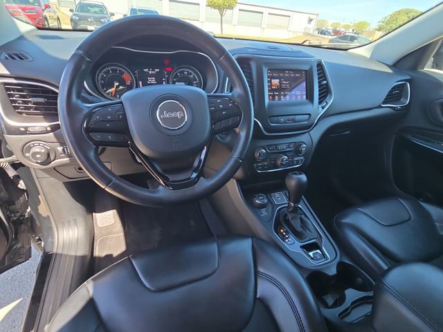 Used 2020 Jeep Cherokee Latitude Plus image 16