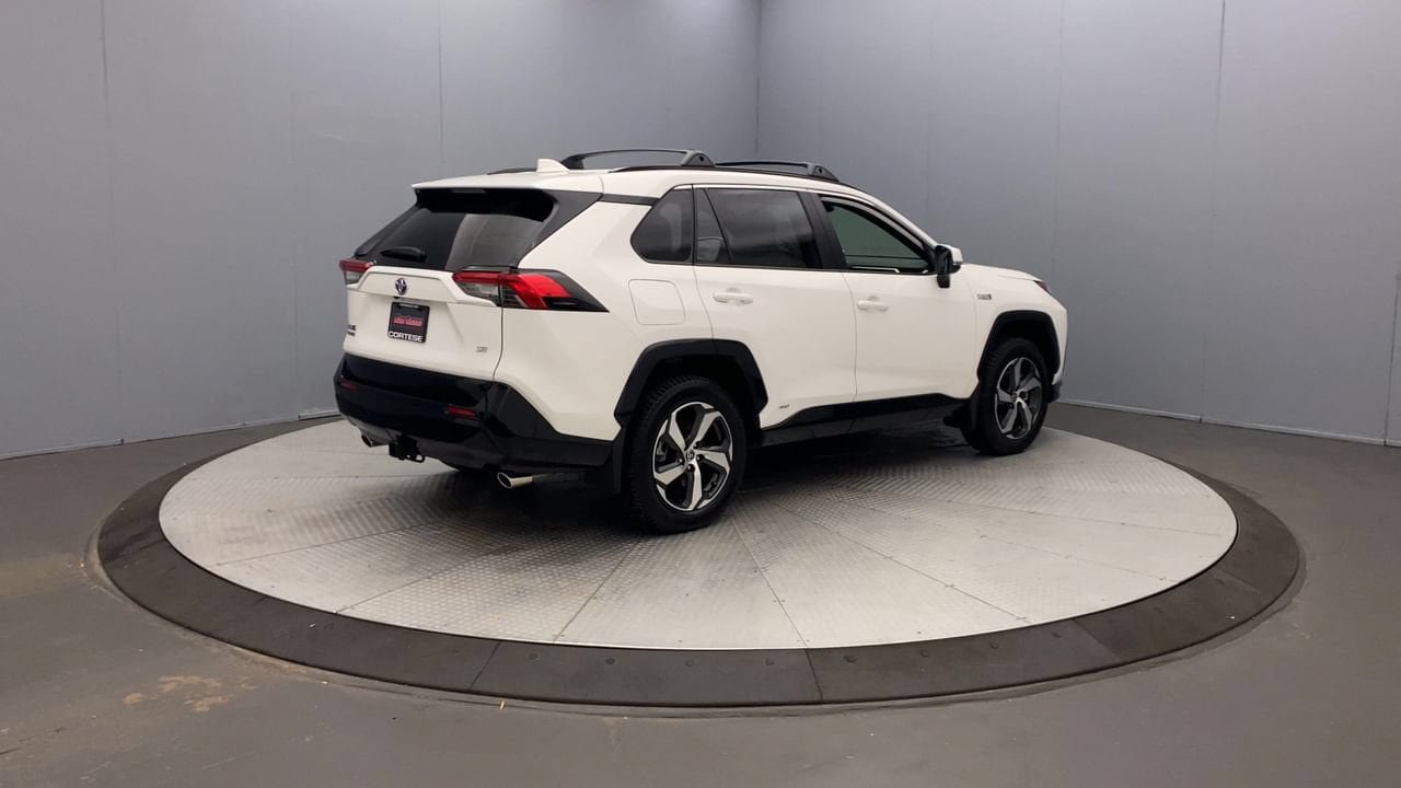 Used 2023 Toyota RAV4 SE w/ Weather & Moonroof Package AWD/4WD image 5