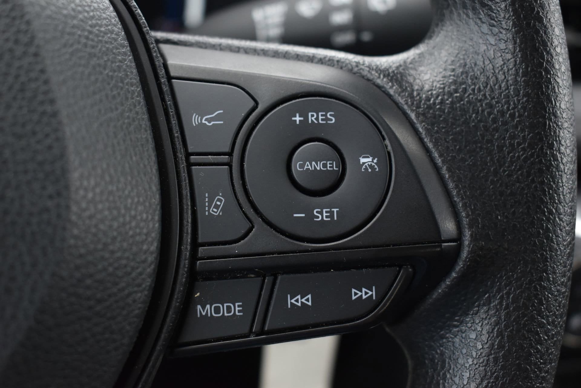 Used 2025 Toyota RAV4 LE AWD/4WD image 19