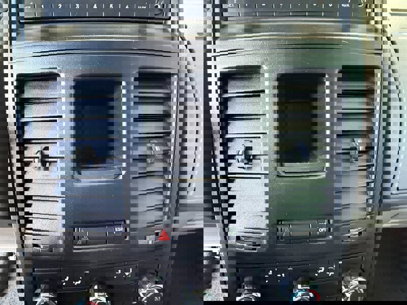 Used 2008 Dodge Grand Caravan SE image 31