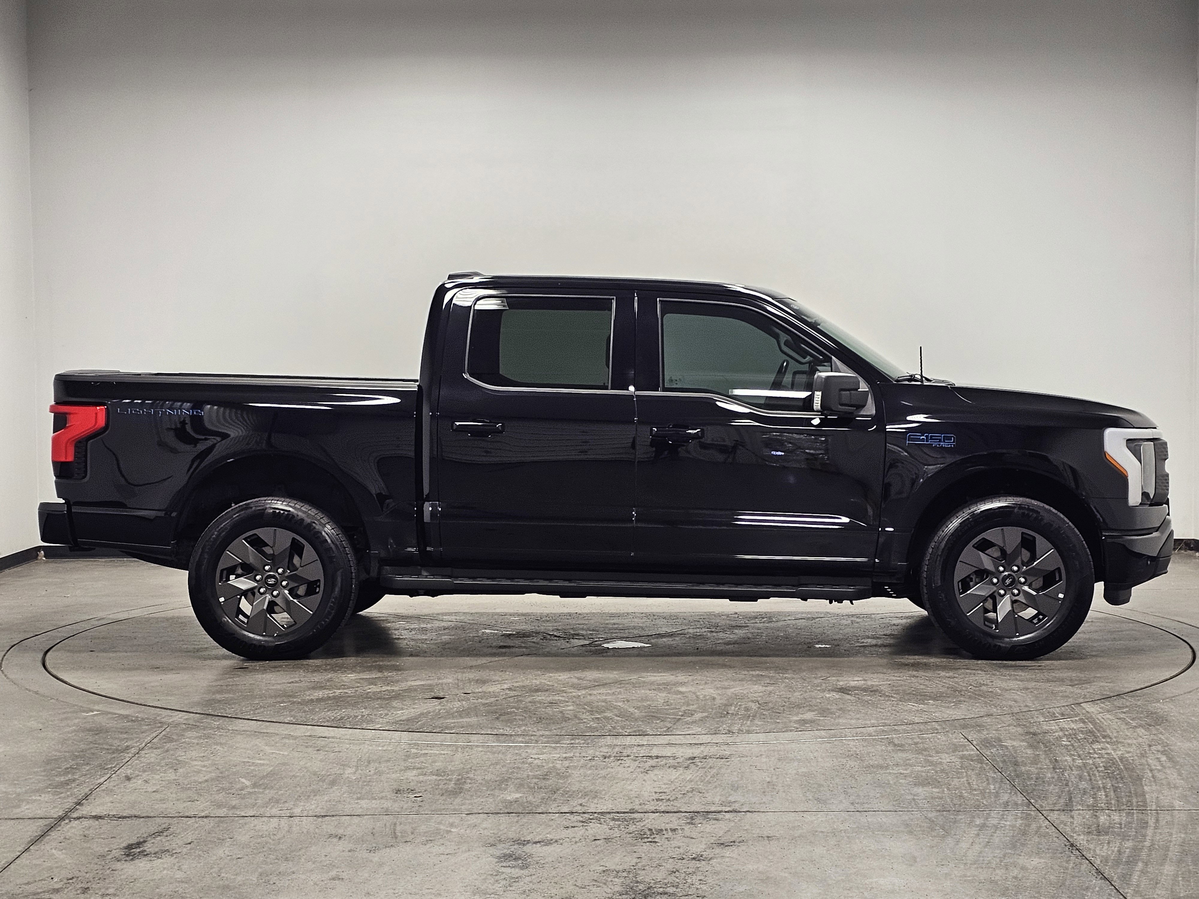 Used 2024 Ford F150 Lightning Flash image 9